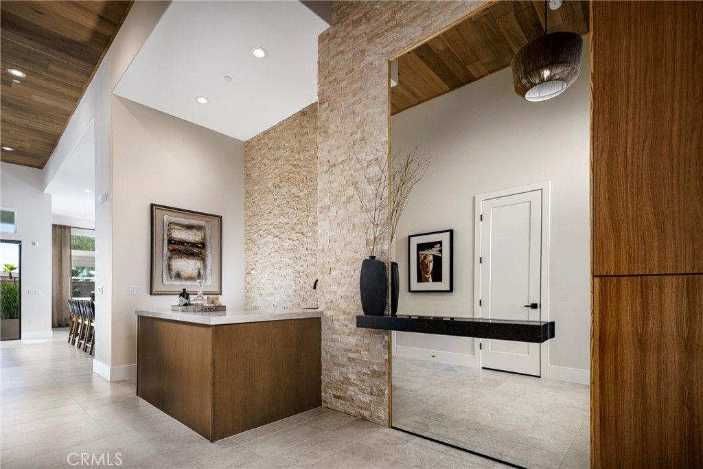 Image 5 of property listing at 75157 Radford Drive, Palm Desert, CA 92211