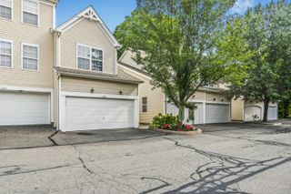 1304 Eaton Court 1304, Danbury, CT 06811