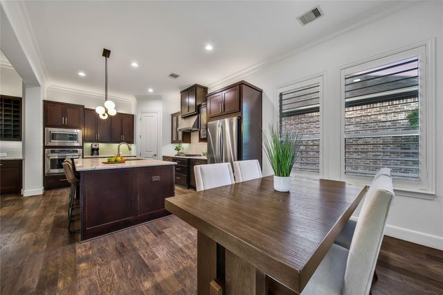 15 Corbel Point Way, The Woodlands, TX 77375