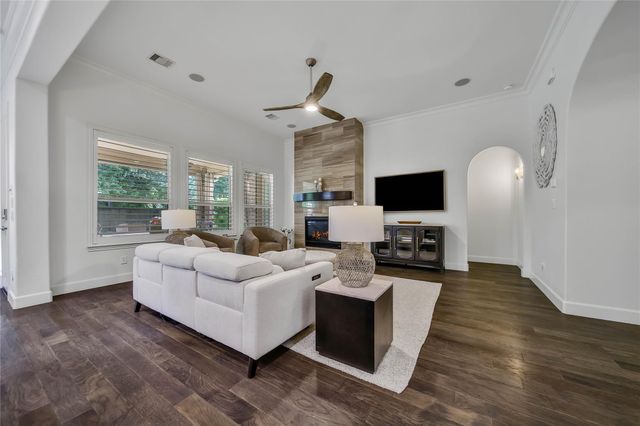 15 Corbel Point Way, The Woodlands, TX 77375