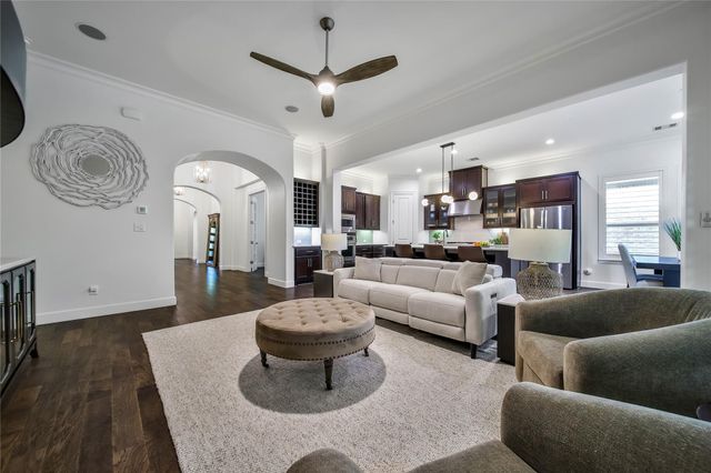 15 Corbel Point Way, The Woodlands, TX 77375