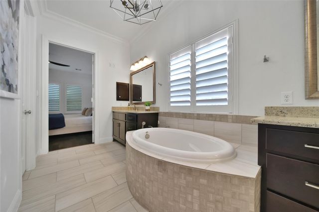 15 Corbel Point Way, The Woodlands, TX 77375