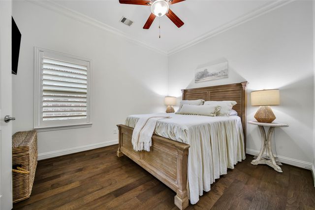 15 Corbel Point Way, The Woodlands, TX 77375