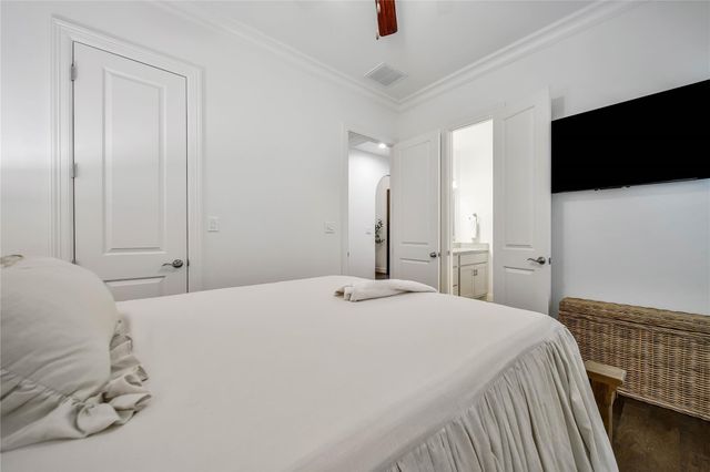 15 Corbel Point Way, The Woodlands, TX 77375