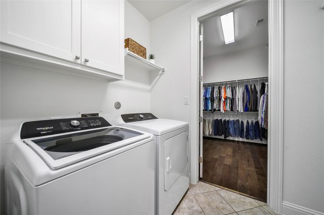 15 Corbel Point Way, The Woodlands, TX 77375