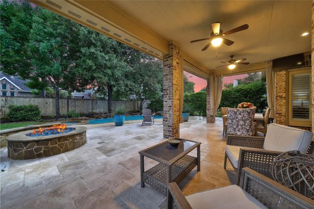 15 Corbel Point Way, The Woodlands, TX 77375