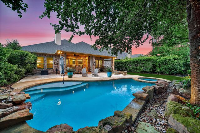 15 Corbel Point Way, The Woodlands, TX 77375