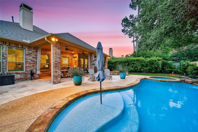 15 Corbel Point Way, The Woodlands, TX 77375