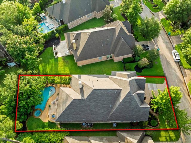 15 Corbel Point Way, The Woodlands, TX 77375