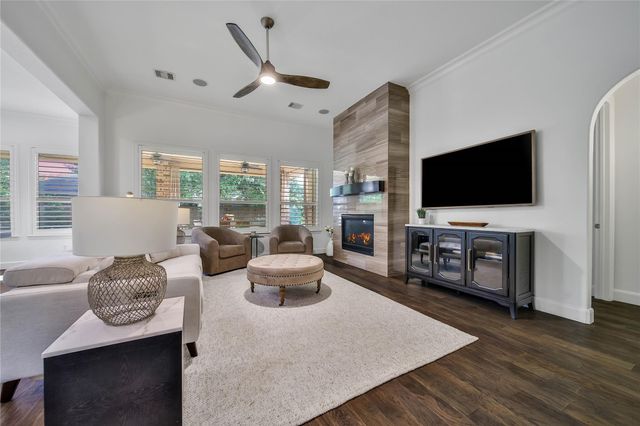 15 Corbel Point Way, The Woodlands, TX 77375