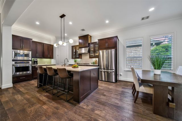 15 Corbel Point Way, The Woodlands, TX 77375