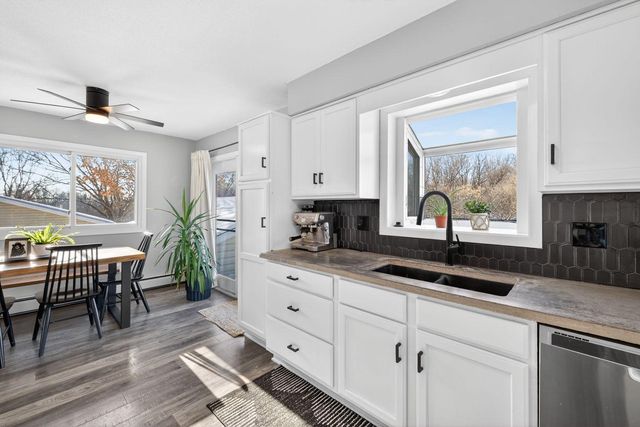 3709 Willow Heights Drive SW, Rochester, MN 55902