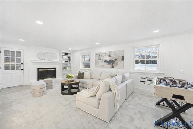 10072 Beechwood Dr, Hanover, VA 23116