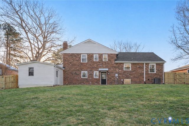 10072 Beechwood Dr, Hanover, VA 23116