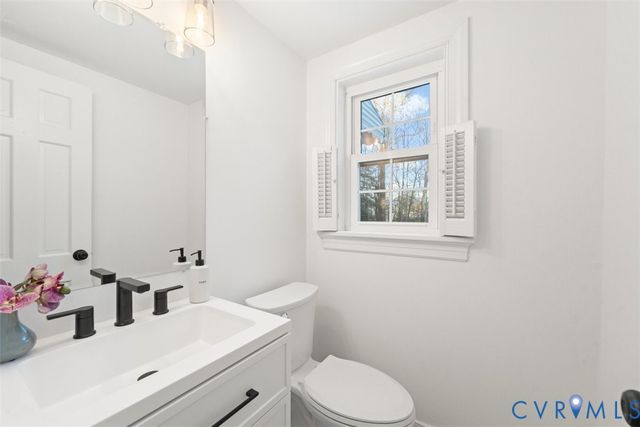 10072 Beechwood Dr, Hanover, VA 23116