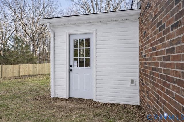 10072 Beechwood Dr, Hanover, VA 23116