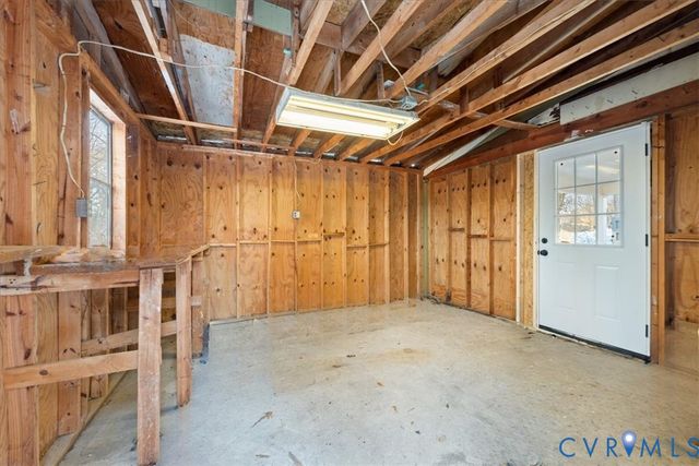 10072 Beechwood Dr, Hanover, VA 23116