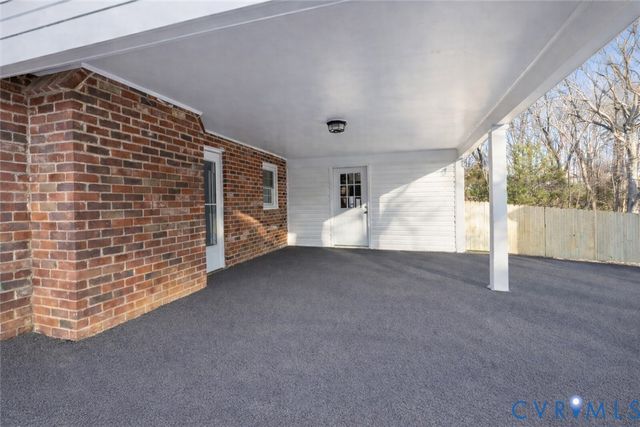 10072 Beechwood Dr, Hanover, VA 23116