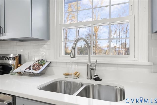 10072 Beechwood Dr, Hanover, VA 23116