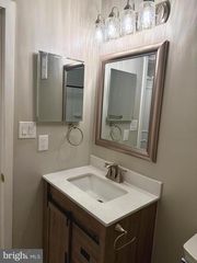 16 ANDREW PL #R122, Baltimore, MD 21201
