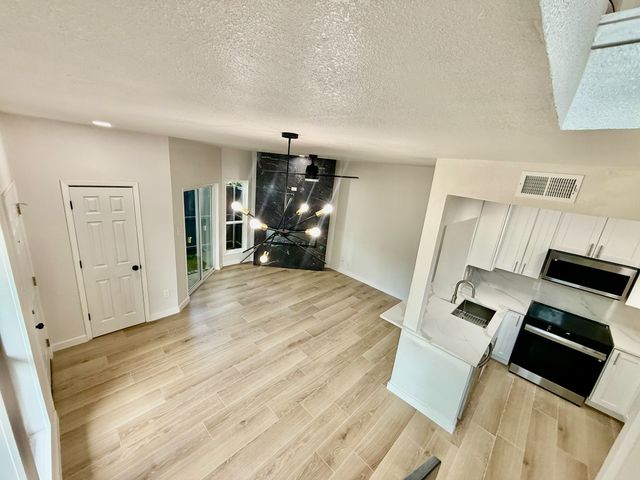 5757 Martel Avenue B06, Dallas, TX 75206