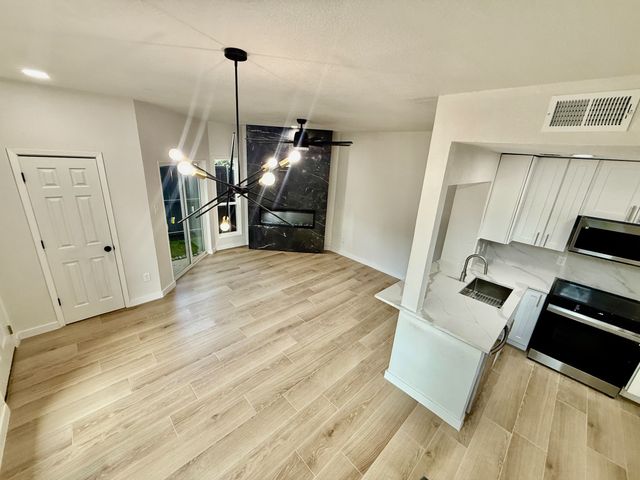 5757 Martel Avenue B06, Dallas, TX 75206