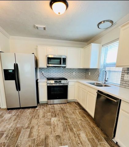 6010 Forest Plaza Court, Houston, TX 77066