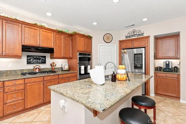 25241 Pacific Crest, Corona, CA 92883