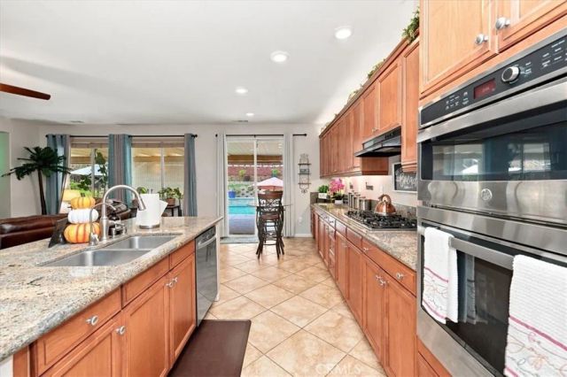 25241 Pacific Crest, Corona, CA 92883