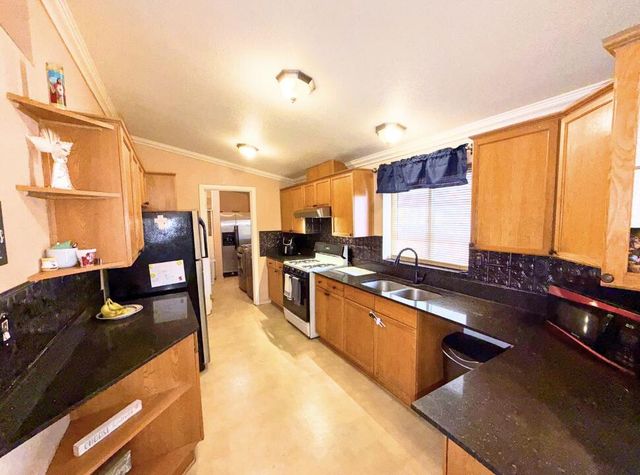 4 Bueno Suerte, Belen, NM 87002