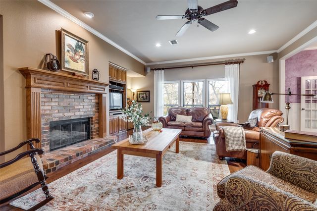 1838 Plum Creek Drive, Midlothian, TX 76065