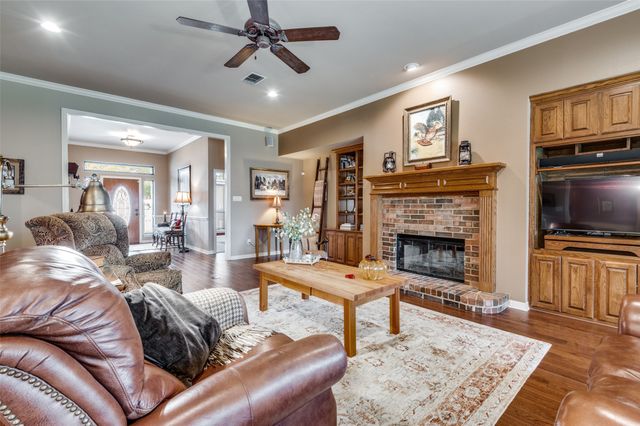 1838 Plum Creek Drive, Midlothian, TX 76065