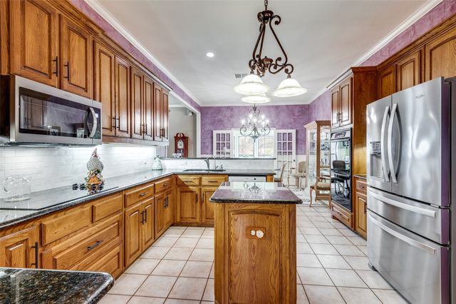 1838 Plum Creek Drive, Midlothian, TX 76065