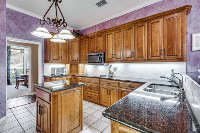 1838 Plum Creek Drive, Midlothian, TX 76065