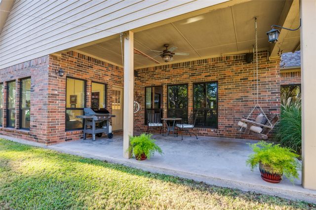 1838 Plum Creek Drive, Midlothian, TX 76065