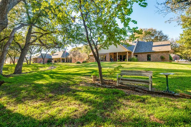 1838 Plum Creek Drive, Midlothian, TX 76065