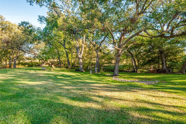 1838 Plum Creek Drive, Midlothian, TX 76065