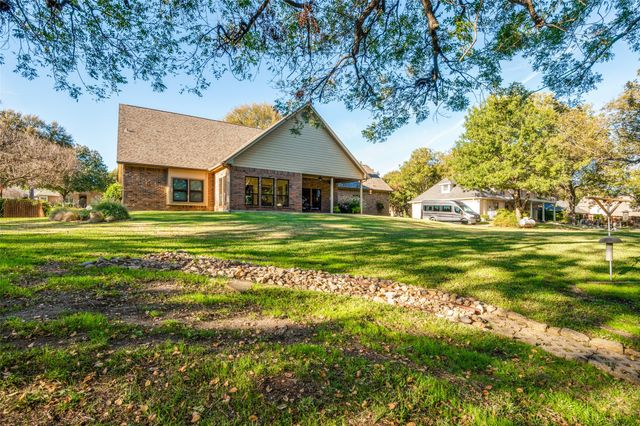 1838 Plum Creek Drive, Midlothian, TX 76065