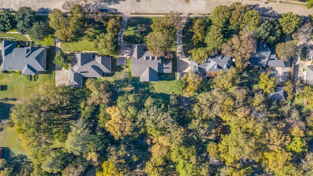 1838 Plum Creek Drive, Midlothian, TX 76065