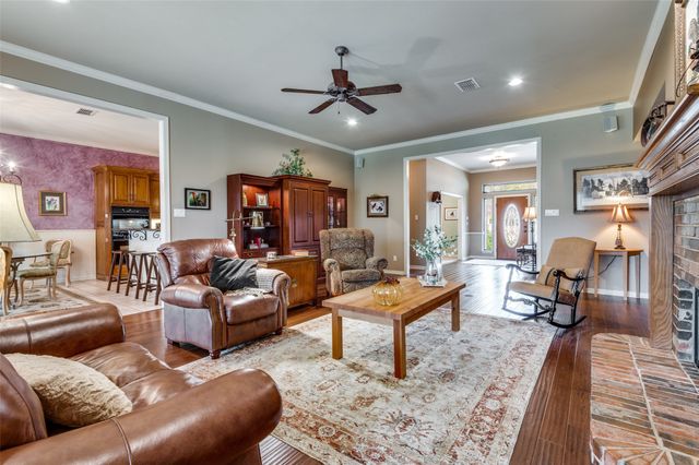 1838 Plum Creek Drive, Midlothian, TX 76065