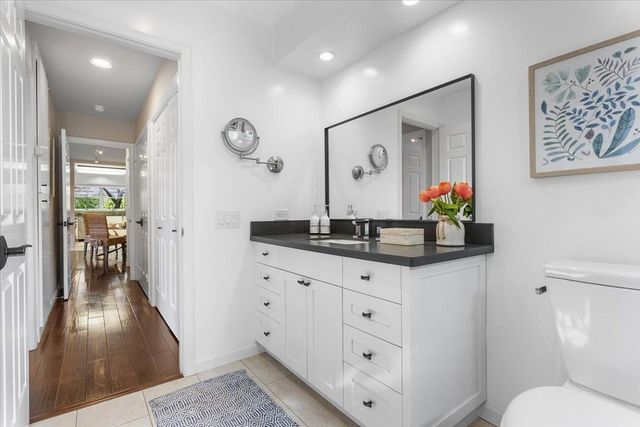 631 Centre Ct, Alameda, CA 94502