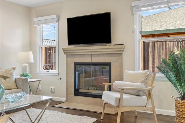 631 Centre Ct, Alameda, CA 94502