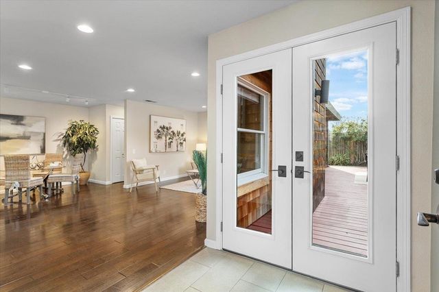 631 Centre Ct, Alameda, CA 94502