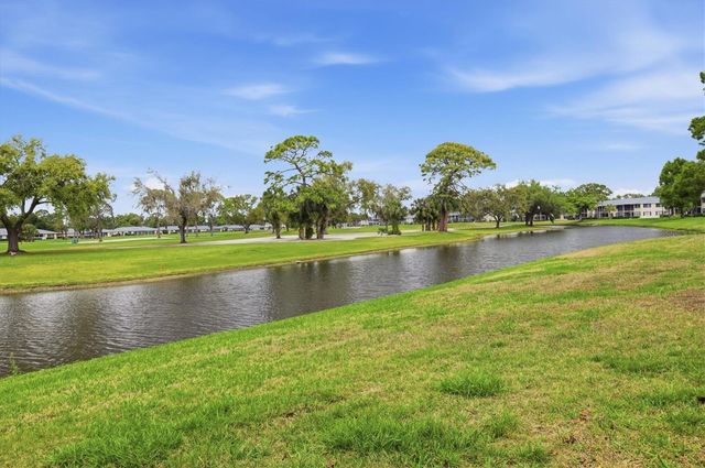 7130 FAIRWAY BEND LANE 291, Sarasota, FL 34243