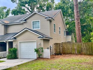 86069 PINEVIEW Drive, Yulee, FL 32097