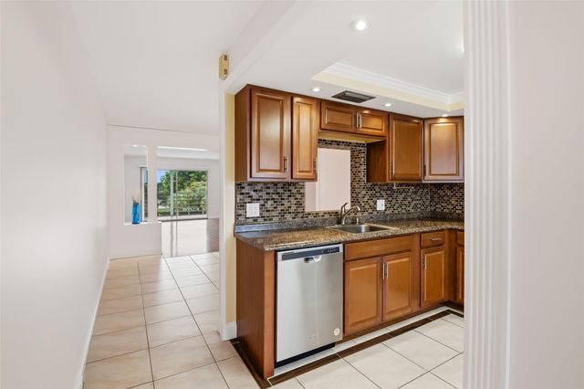 2505 Antigua Terrace D-4, Coconut Creek, FL 33066