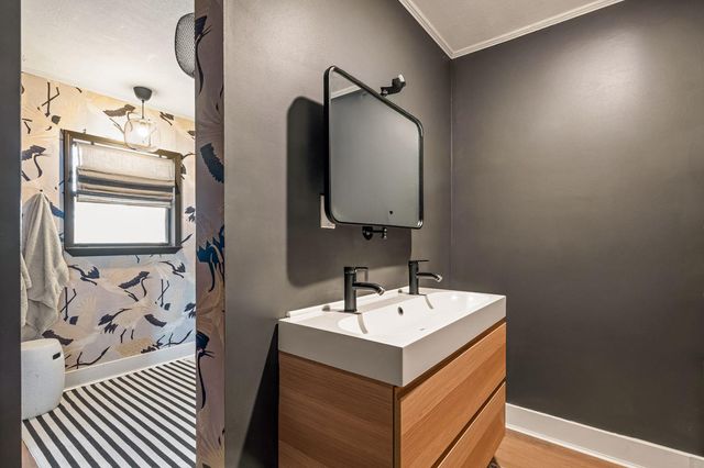 510 Thousand Oaks DR, Cedar Creek, TX 78612