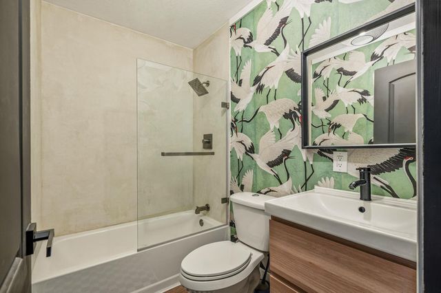 510 Thousand Oaks DR, Cedar Creek, TX 78612