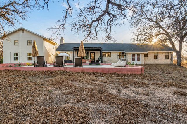 510 Thousand Oaks DR, Cedar Creek, TX 78612