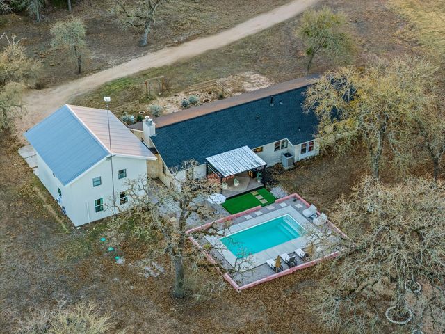 510 Thousand Oaks DR, Cedar Creek, TX 78612